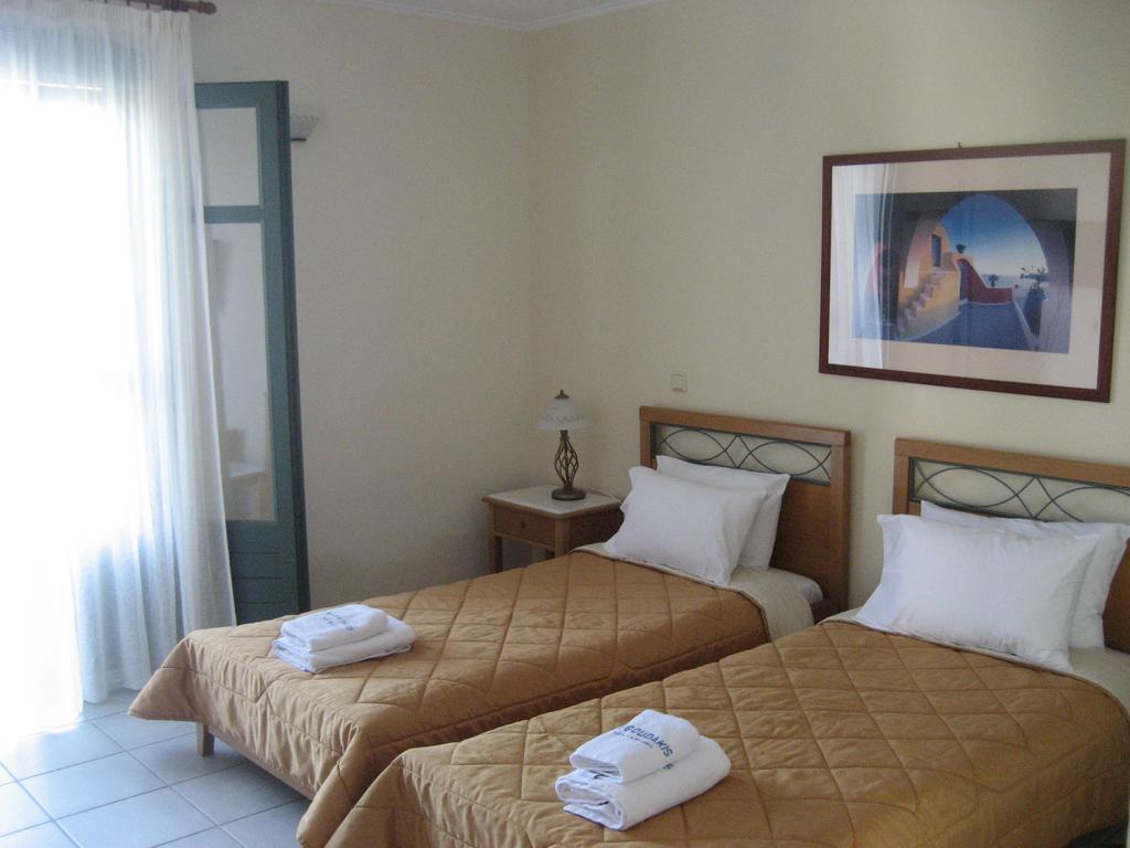 Kyveli Hotel Apartments Vrontádos Esterno foto