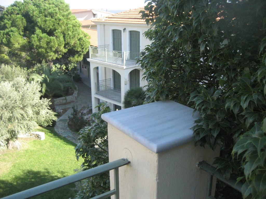 Kyveli Hotel Apartments Vrontádos Esterno foto