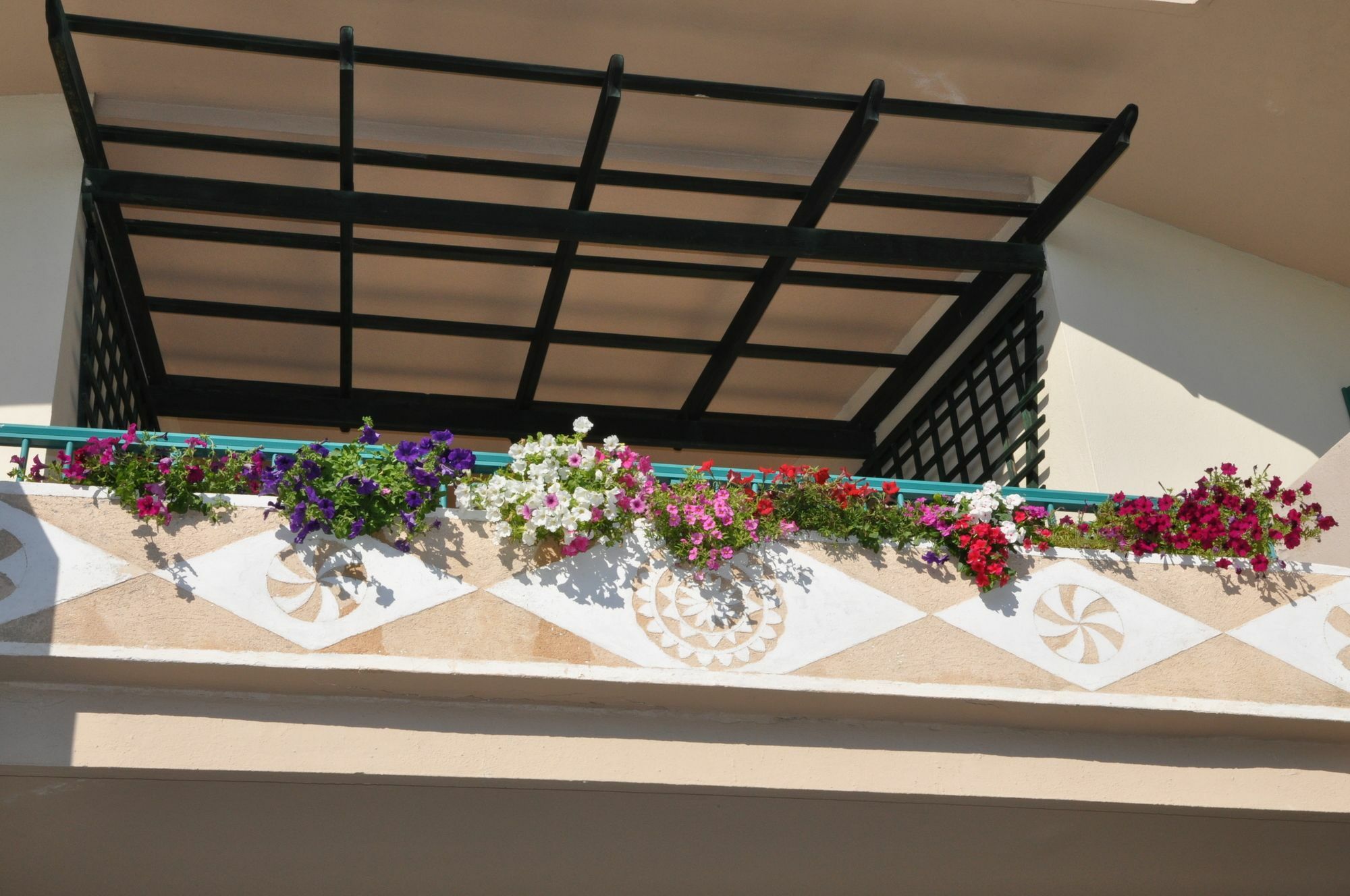 Kyveli Hotel Apartments Vrontádos Esterno foto